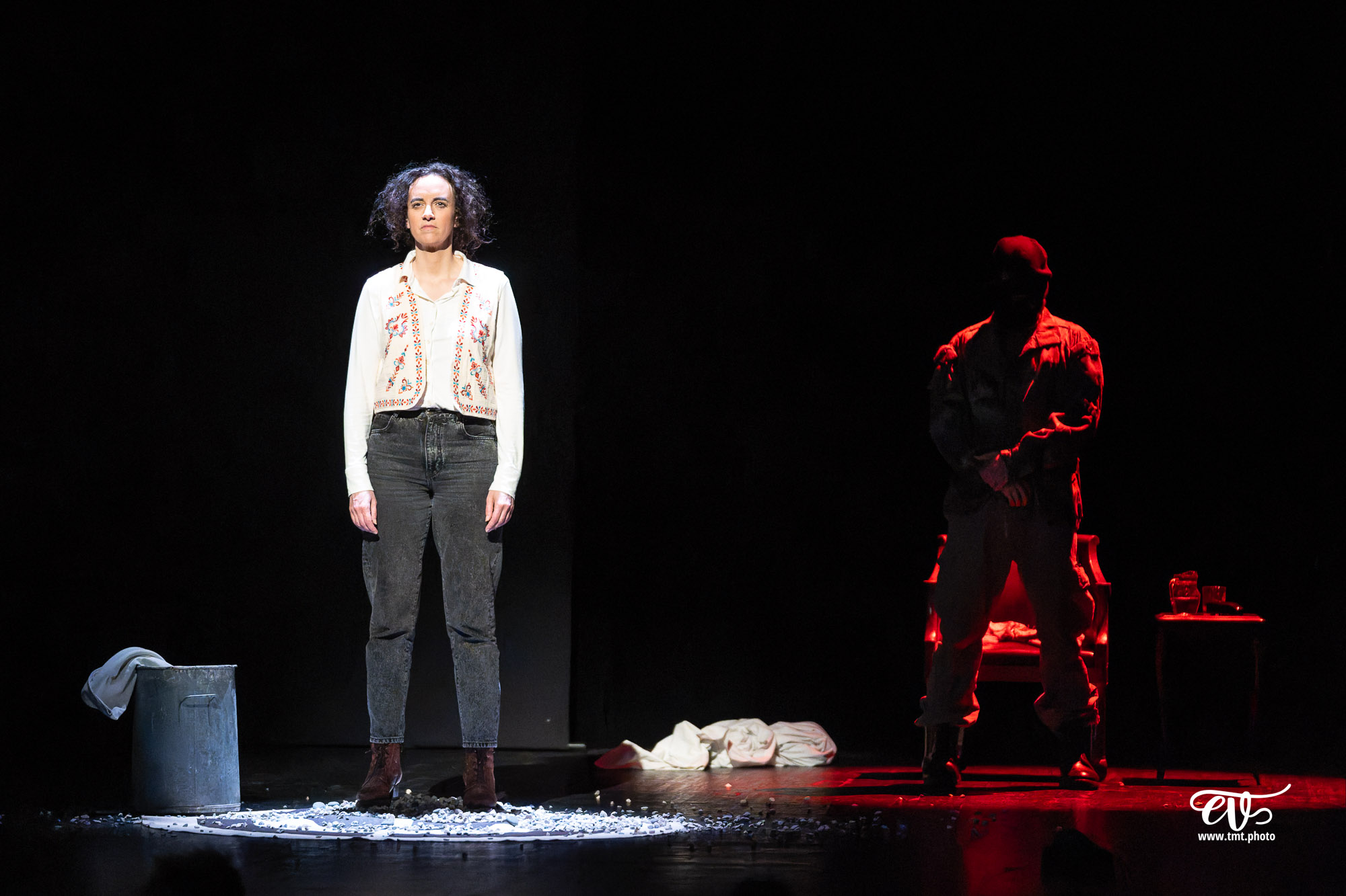 FEMME NON RÉ-ÉDUCABLE (CHOUETTE COMPAGNIE)